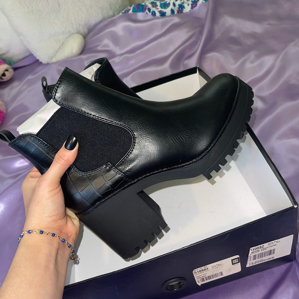 Brand New Black Platform Boots✨